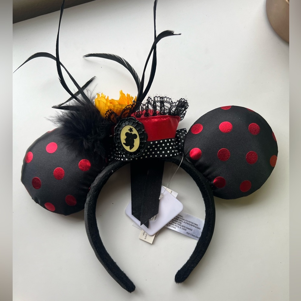 NWT Disneyland Victorian Cameo Minnie Ears